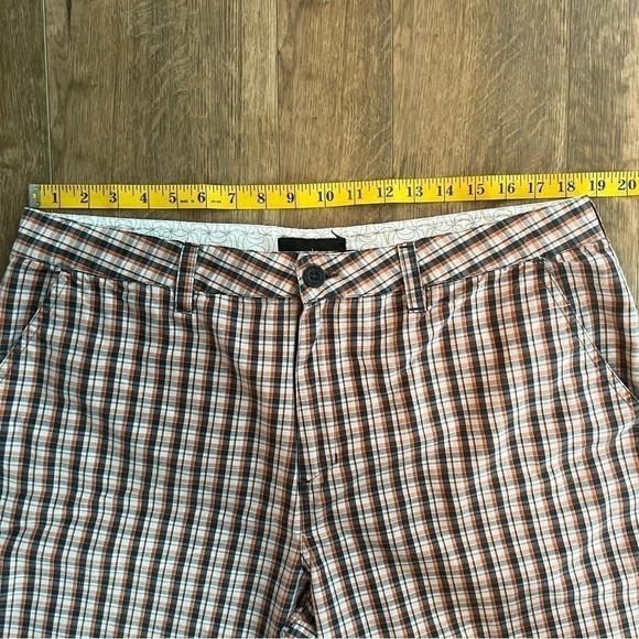 Hurley Flat Front Plaid Bermuda Casual Shorts - Picture 5 of 6